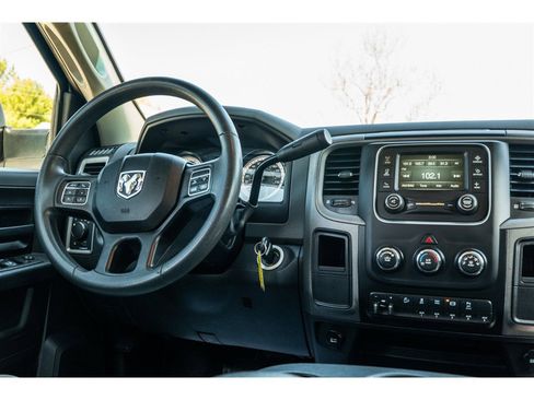 Used 2018 RAM 2500 Tradesman w/ Chrome Appearance Group image 21