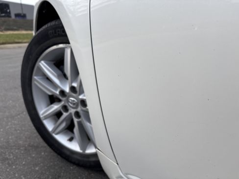 Used 2015 Toyota Avalon XLE image 12