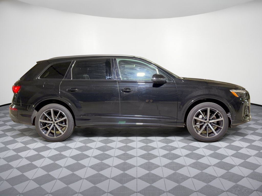 Certified 2025 Audi Q7 2.0T Premium Plus w/ Premium Plus Package AWD/4WD image 8