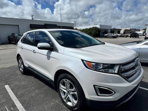 Used 2018 Ford Edge Titanium w/ Technology Package AWD/4WD image 9