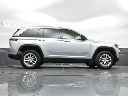 Used 2025 Jeep Grand Cherokee 4WD image 42