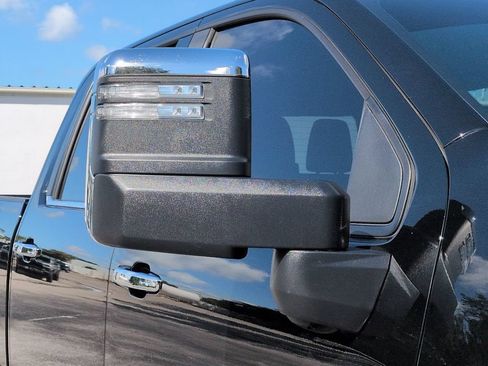 Used 2025 Chevrolet Silverado 2500 LTZ AWD/4WD image 12