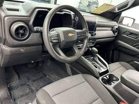 Used 2025 Chevrolet Colorado W/T w/ WT Custom Package RWD image 15