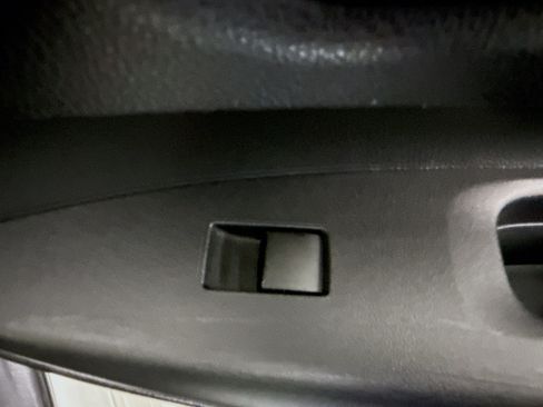 Used 2021 Toyota Corolla LE FWD image 30