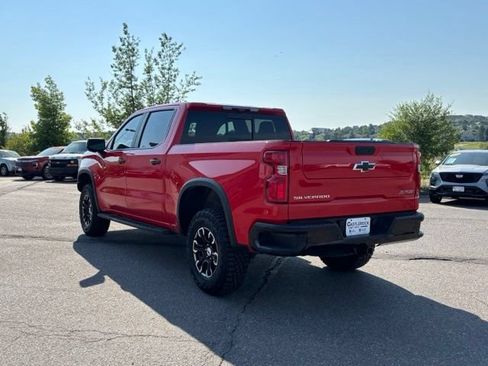 Used 2023 Chevrolet Silverado 1500 ZR2 w/ Technology Package AWD/4WD image 3