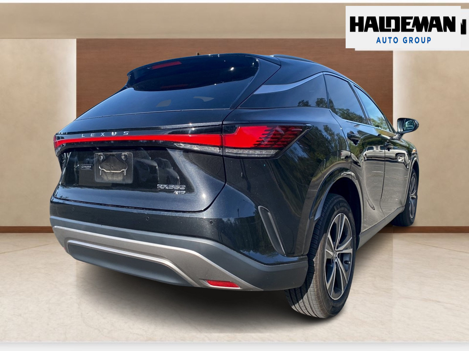 Used 2023 Lexus RX 350 Premium w/ Accessory Package AWD/4WD image 4