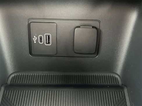 New 2026 Ford Explorer ST-Line w/ ST-Line Street Pack image 7