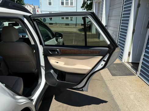 Used 2016 Subaru Outback 2.5i Limited AWD/4WD image 37