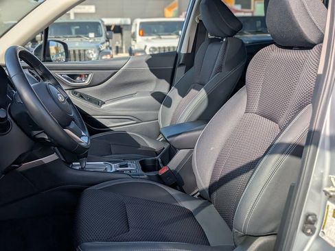 Used 2021 Subaru Forester Premium image 20