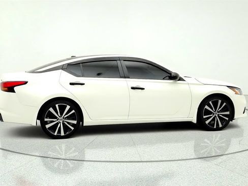 Used 2022 Nissan Altima 2.5 SR FWD image 4