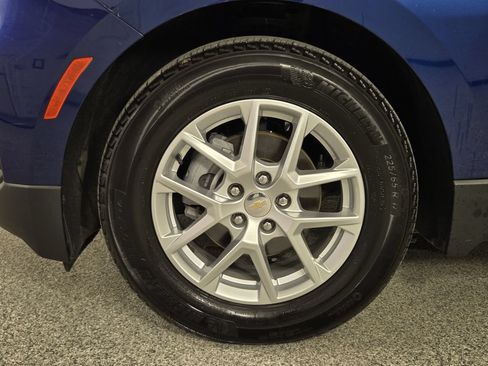 Used 2022 Chevrolet Equinox LS w/ LS Convenience Package FWD image 13