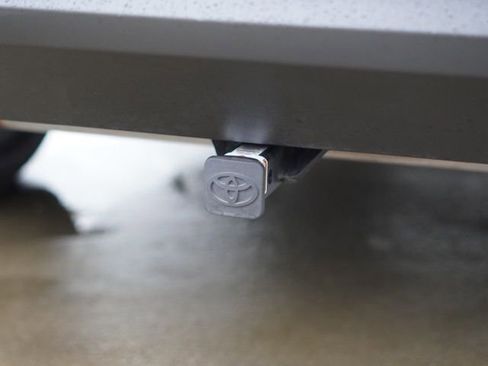 Certified 2024 Toyota Venza XLE image 12