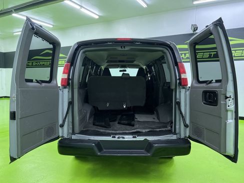 Used 2017 Chevrolet Express 2500 LS RWD image 9