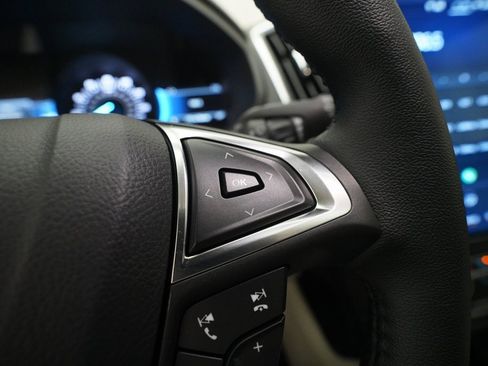 Used 2024 Ford Edge Titanium image 19