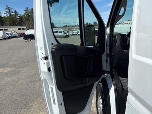 Used 2025 RAM ProMaster 2500 w/ Convenience Group image 23