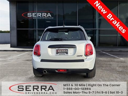 Used 2021 MINI Cooper 4-Door Hardtop w/ 6.5" Touchscreen Package image 4