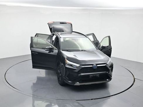 Used 2022 Toyota RAV4 SE image 47
