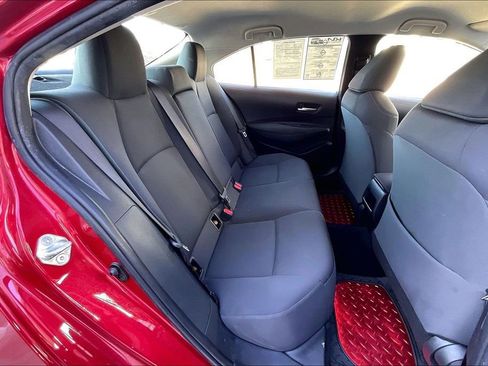 Used 2021 Toyota Corolla LE image 27