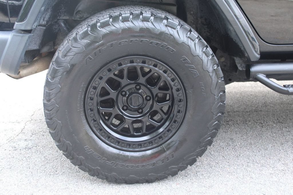 Used 2018 Jeep Wrangler Unlimited Rubicon AWD/4WD image 38