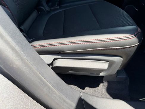 Used 2025 Ford Escape ST-Line Select AWD/4WD image 36