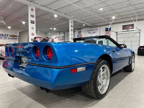 Used 1990 Chevrolet Corvette Convertible RWD image 3
