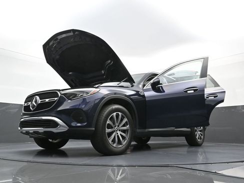 Used 2023 Mercedes-Benz GLC 300 image 40