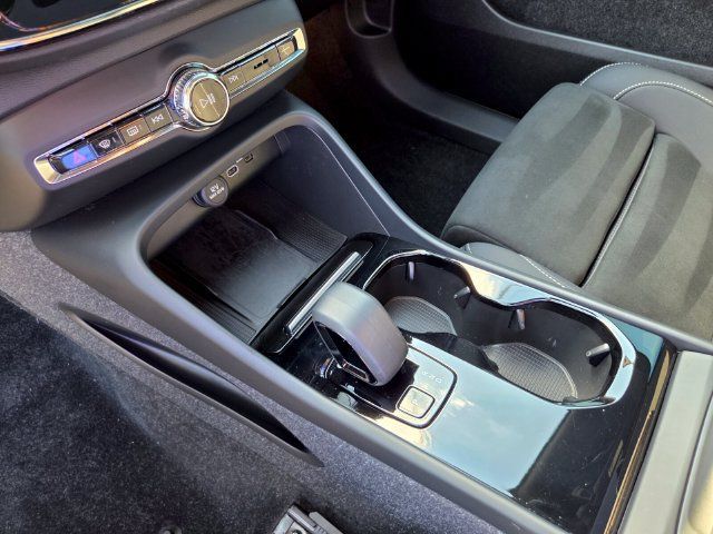 Certified 2023 Volvo C40 P8 Recharge Ultimate AWD/4WD image 34