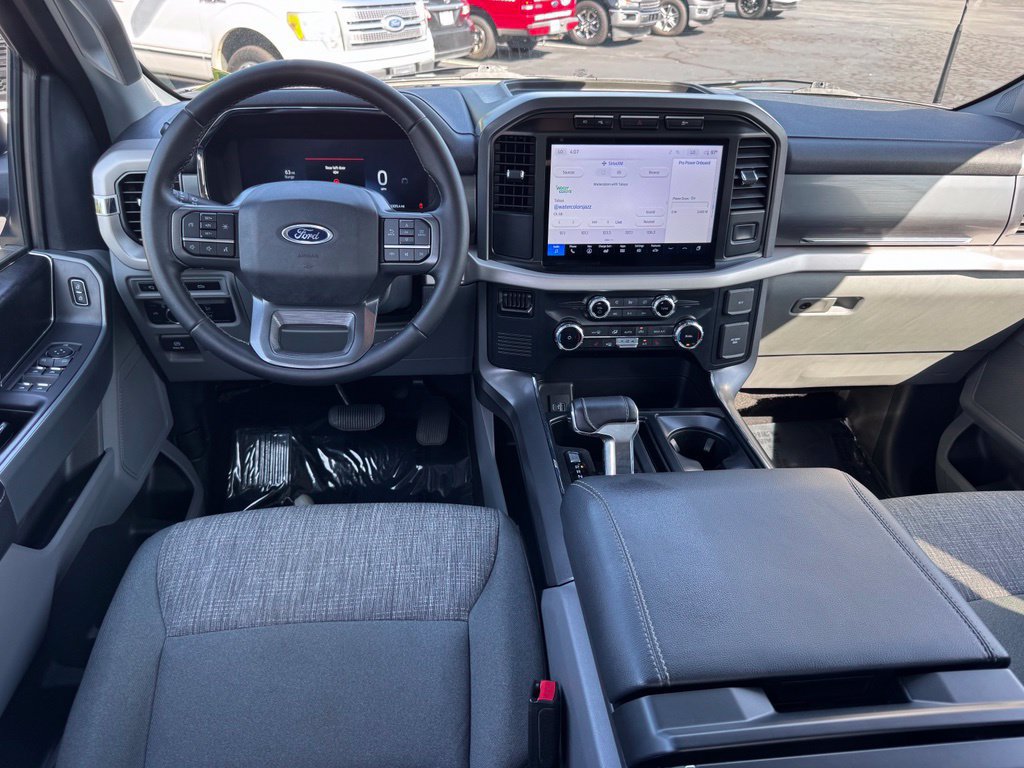 Used 2023 Ford F150 Lightning XLT AWD/4WD image 5