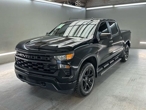 Used 2022 Chevrolet Silverado 1500 Custom AWD/4WD image 3