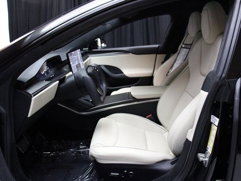 Used 2022 Tesla Model S Plaid image 33