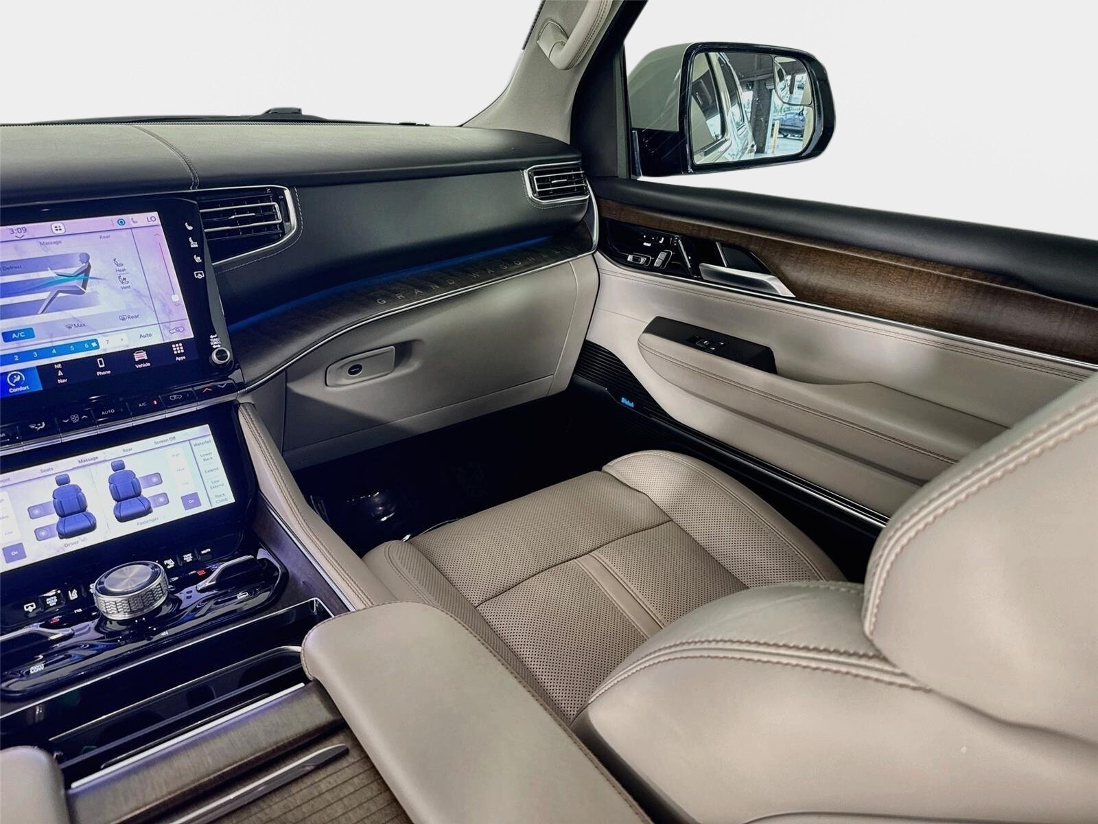 Used 2022 Jeep Grand Wagoneer Series I AWD/4WD image 26