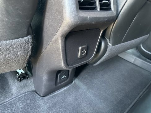 Used 2024 Chevrolet Equinox RS AWD/4WD image 17