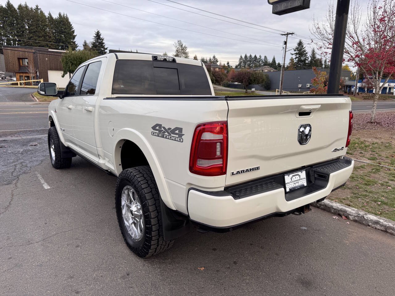 Used 2019 RAM 2500 Laramie AWD/4WD image 2