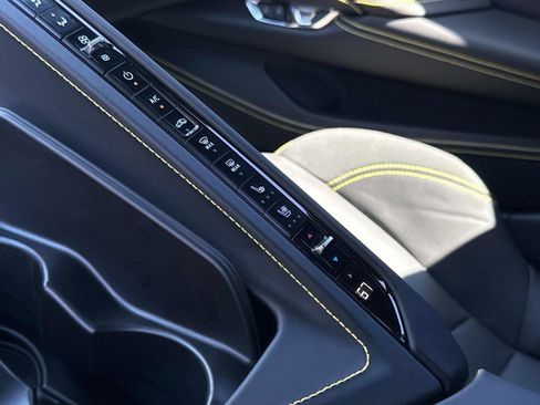 Used 2025 Chevrolet Corvette Z06 RWD image 38