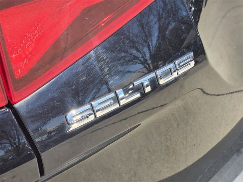 Certified 2021 Kia Seltos LX image 16