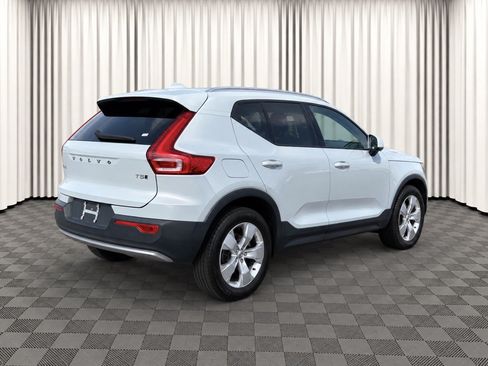 Used 2021 Volvo XC40 T5 Momentum AWD/4WD image 3