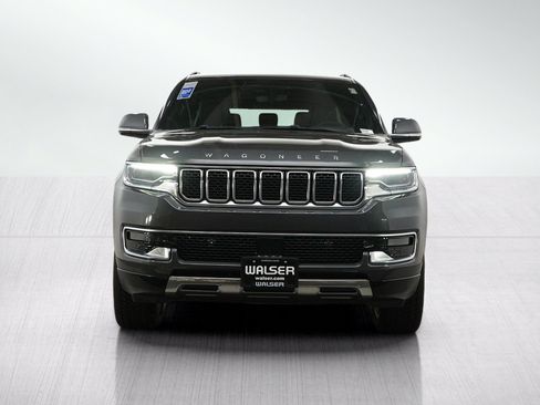 Used 2022 Jeep Wagoneer Series III w/ Premium Group I AWD/4WD image 9