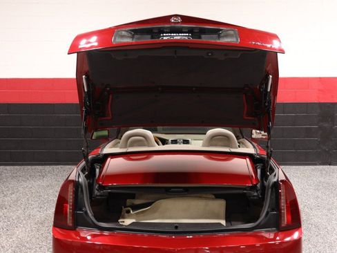 Used 2005 Cadillac XLR RWD image 31