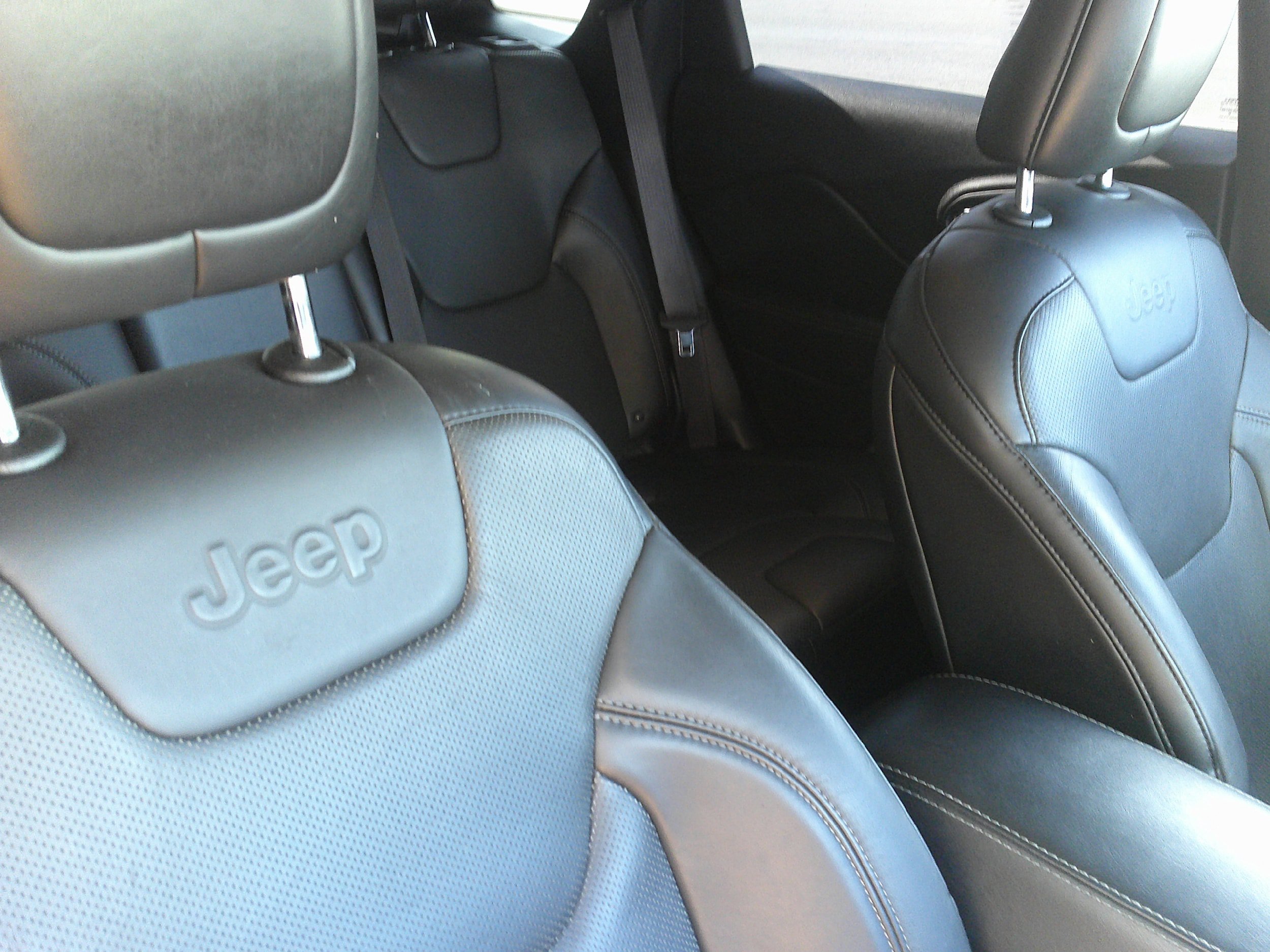 Used 2019 Jeep Cherokee Limited AWD/4WD image 24