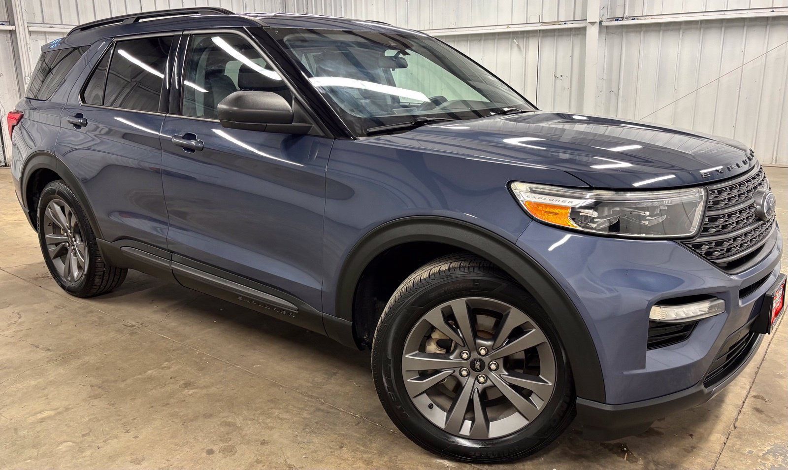 Used 2021 Ford Explorer XLT w/ Equipment Group 202A RWD image 1