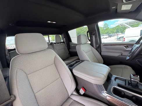 Used 2025 Chevrolet Silverado 1500 RST AWD/4WD image 18