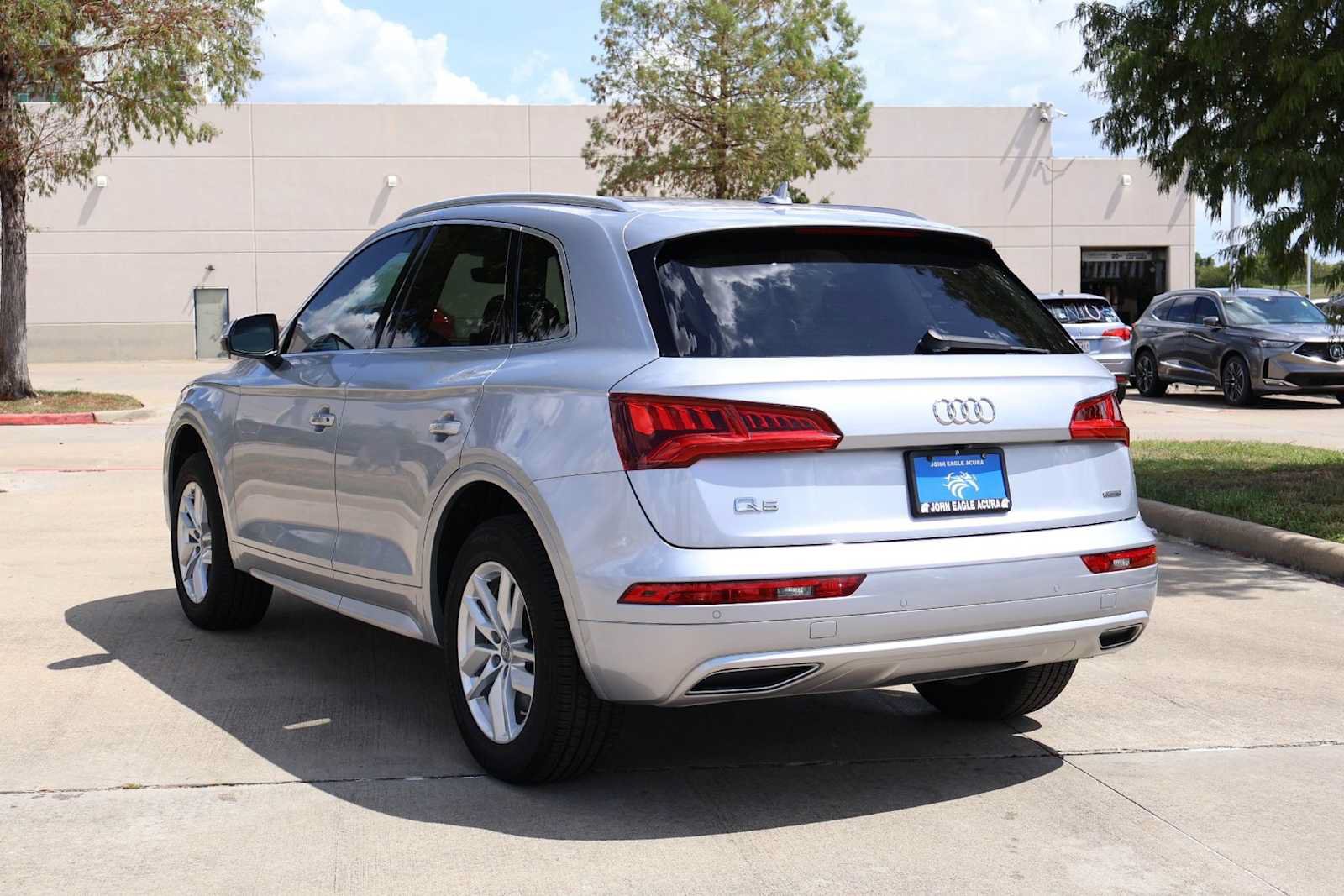 Used 2020 Audi Q5 2.0T Premium w/ Convenience Package AWD/4WD image 4