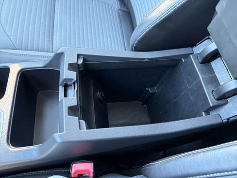 Used 2018 Ford Escape SE w/ SE Sport Appearance Package image 24