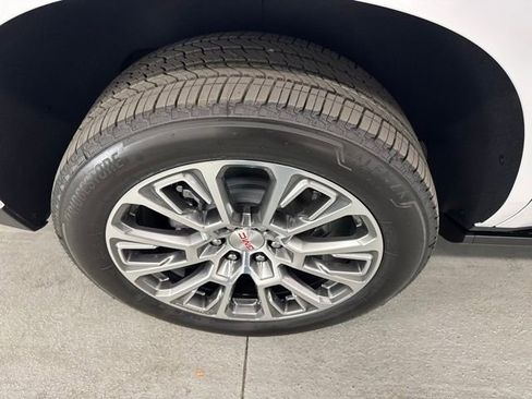 New 2026 GMC Yukon Denali image 4