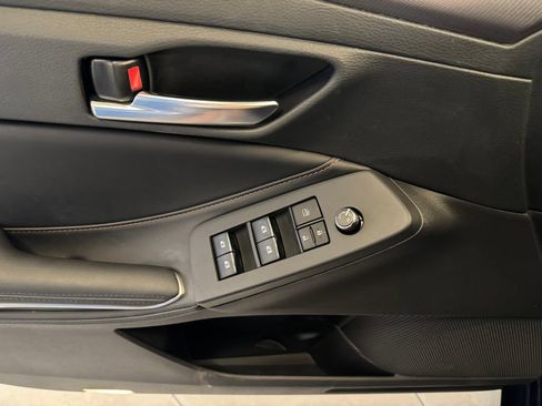 Used 2021 Toyota Avalon XSE FWD image 19