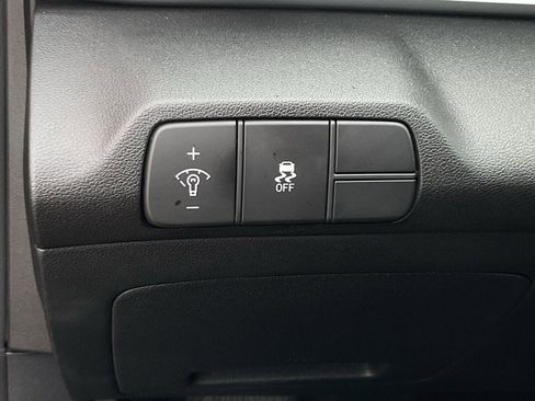 Used 2025 Hyundai Elantra SEL image 29