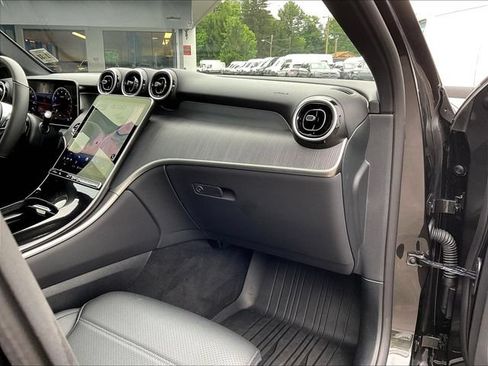 Used 2026 Mercedes-Benz GLC 300 4MATIC image 28