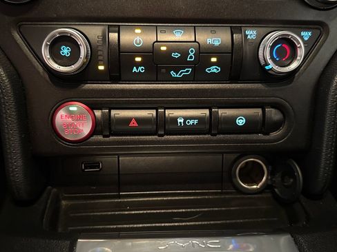 Used 2019 Ford Mustang Coupe RWD image 28