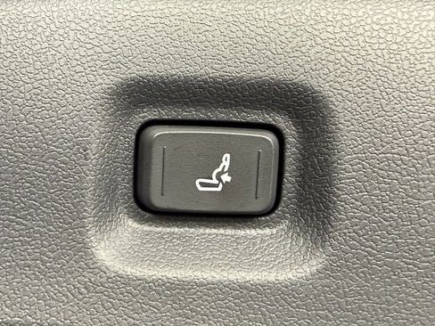 Used 2025 Toyota Tacoma TRD Off-Road image 17