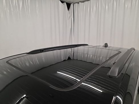 Used 2025 Jeep Grand Cherokee Limited w/ Trailer Tow Package image 10